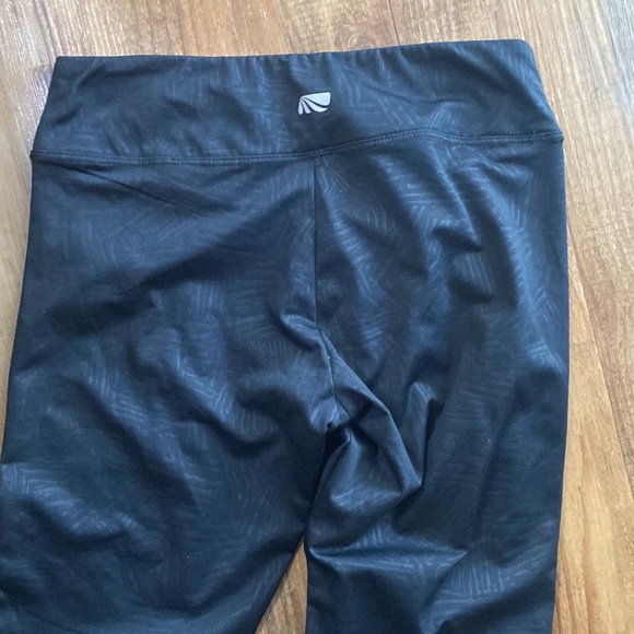 Marika black & gray abstract leggings size M - Picture 4 of 6